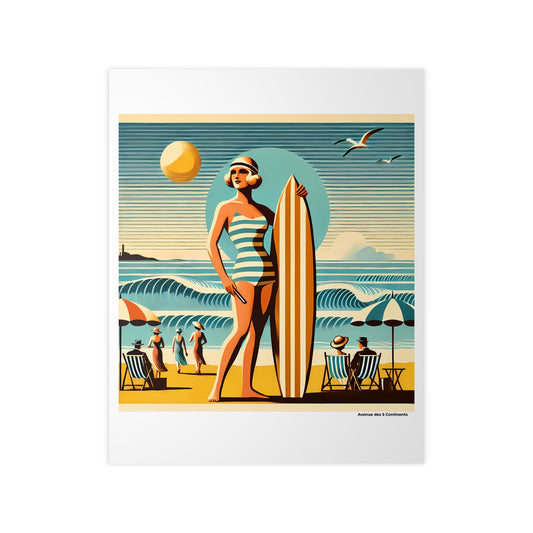 Affiche Artistique Femme Surfeuse en Océanie avec Maillot de Bain Rétro Vintage, Collection Océanie, Poster d'Art Mural et Décoration Originale