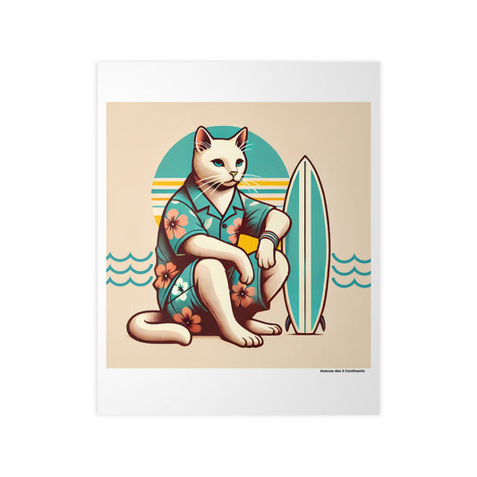 Affiche Artistique Chat en Polynésie avec Surf et Chemise Hawaïenne, Collection Océanie, Poster d'Art Mural et Décoration Originale